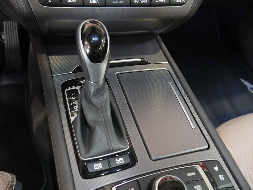 Hyundai Genesis 3.8 GDI V6  4x4