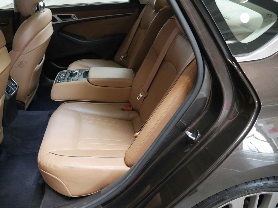Hyundai Genesis 3.8 GDI V6  4x4