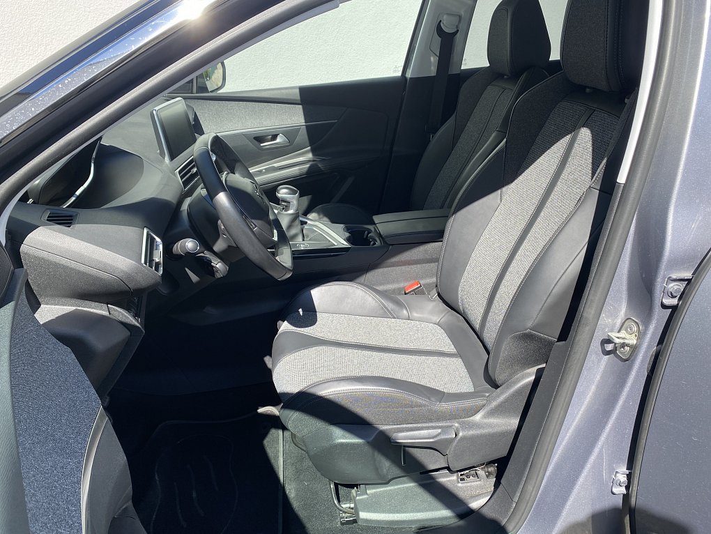 Peugeot 3008 1.2 PT Allure