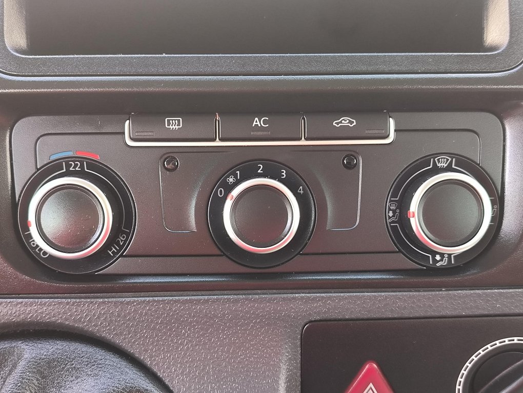 Volkswagen Transporter 2.0TDi  9míst