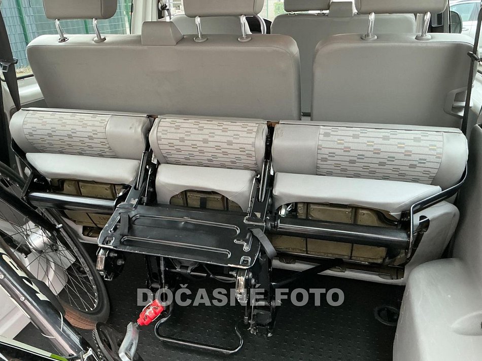 Volkswagen Transporter 2.0TDi  9míst