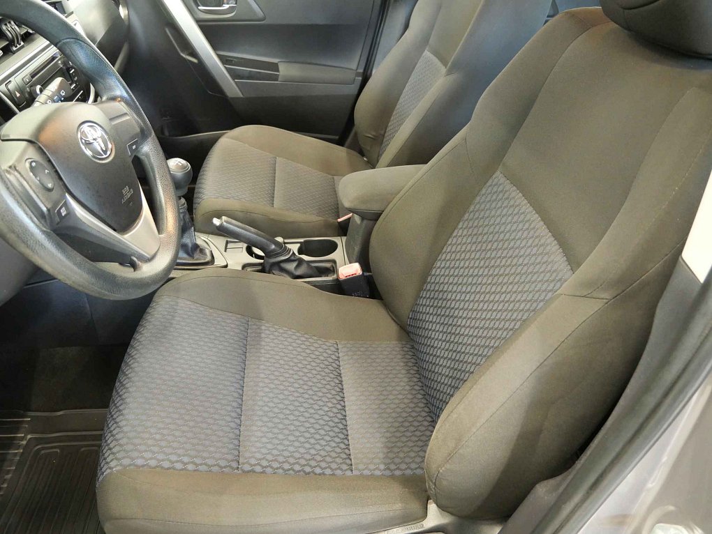 Toyota Auris 1.3i 