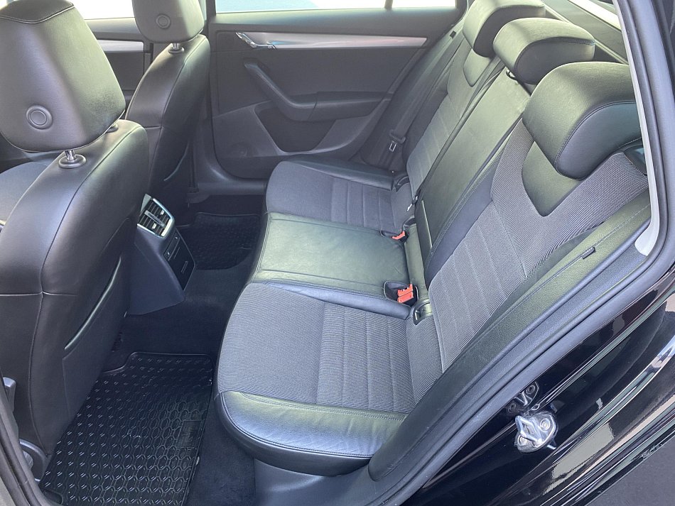 Škoda Octavia III 2.0 TDi Elegance