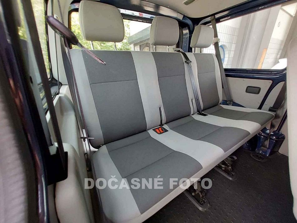 Volkswagen Transporter 2.0TDi  9míst