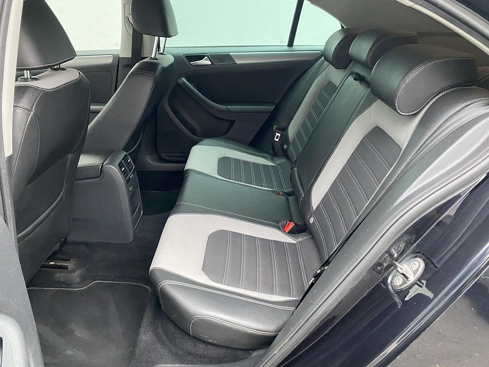 Volkswagen Jetta 1.6 TDi 