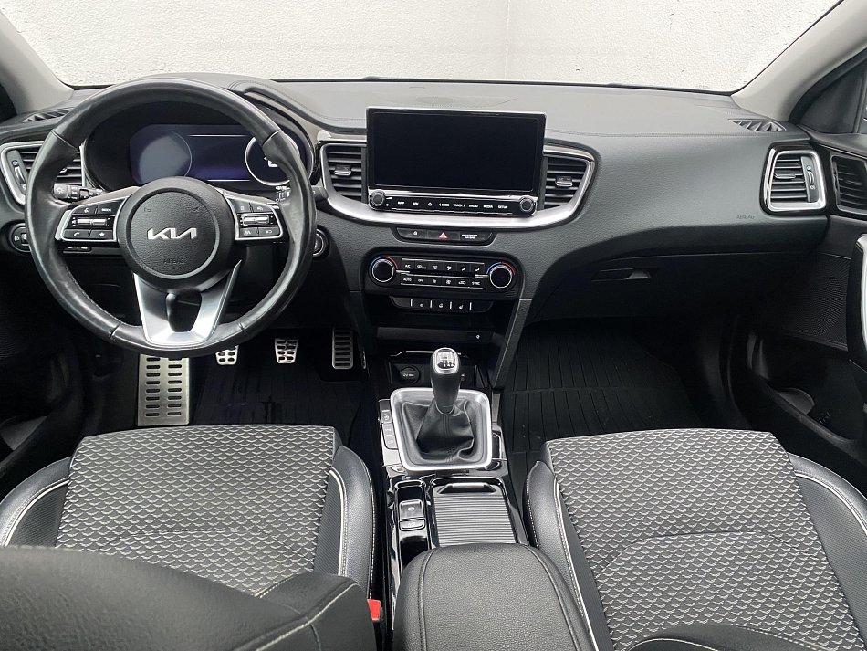 Kia Ceed 1.5 T-GDi TOP