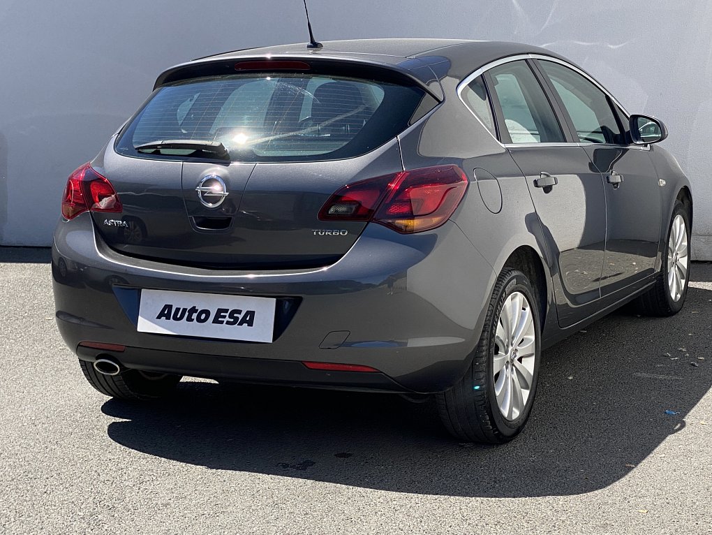 Opel Astra 1.4 T Cosmo