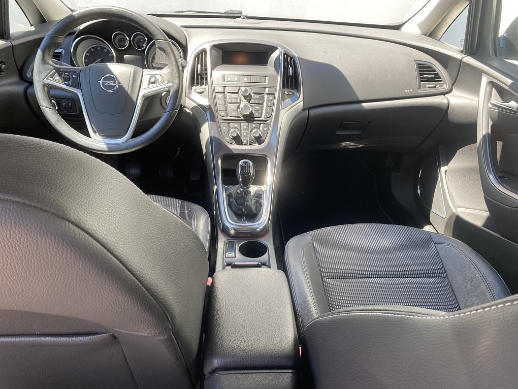 Opel Astra 1.4 T Cosmo