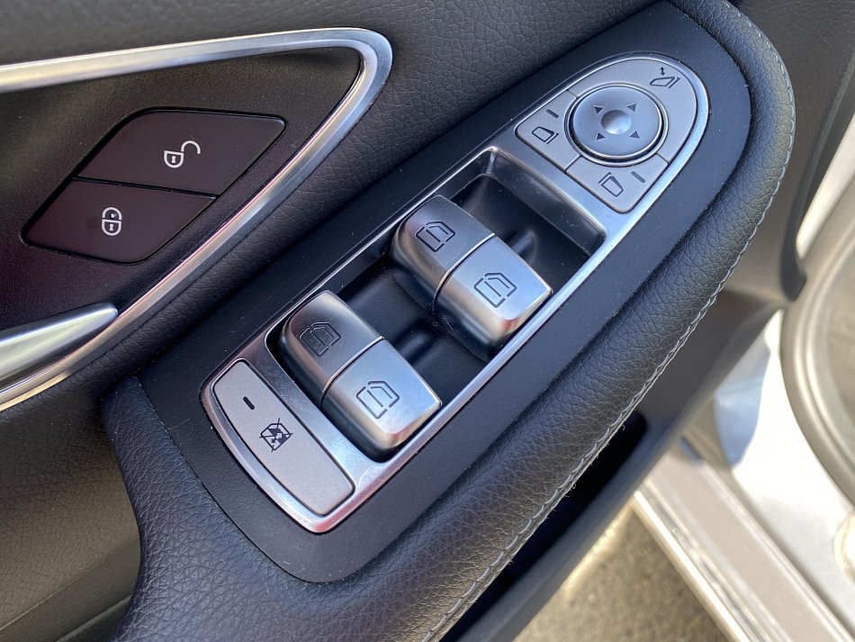 Mercedes-Benz Třída C 2.2 CDi Avantgarde C220