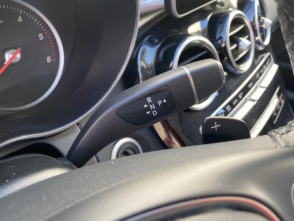 Mercedes-Benz Třída C 2.2 CDi Avantgarde C220