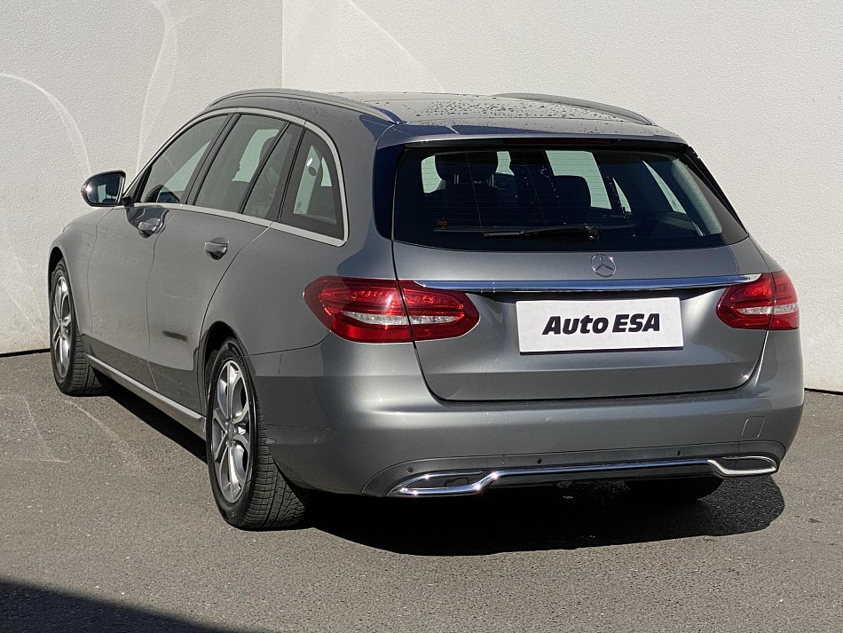 Mercedes-Benz Třída C 2.2 CDi Avantgarde C220