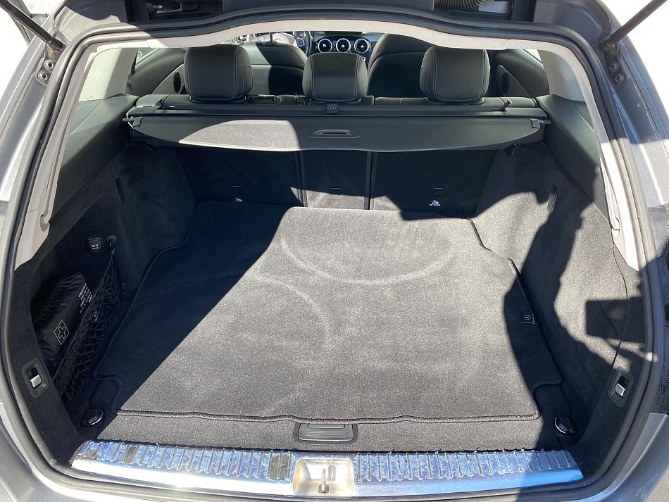 Mercedes-Benz Třída C 2.2 CDi Avantgarde C220