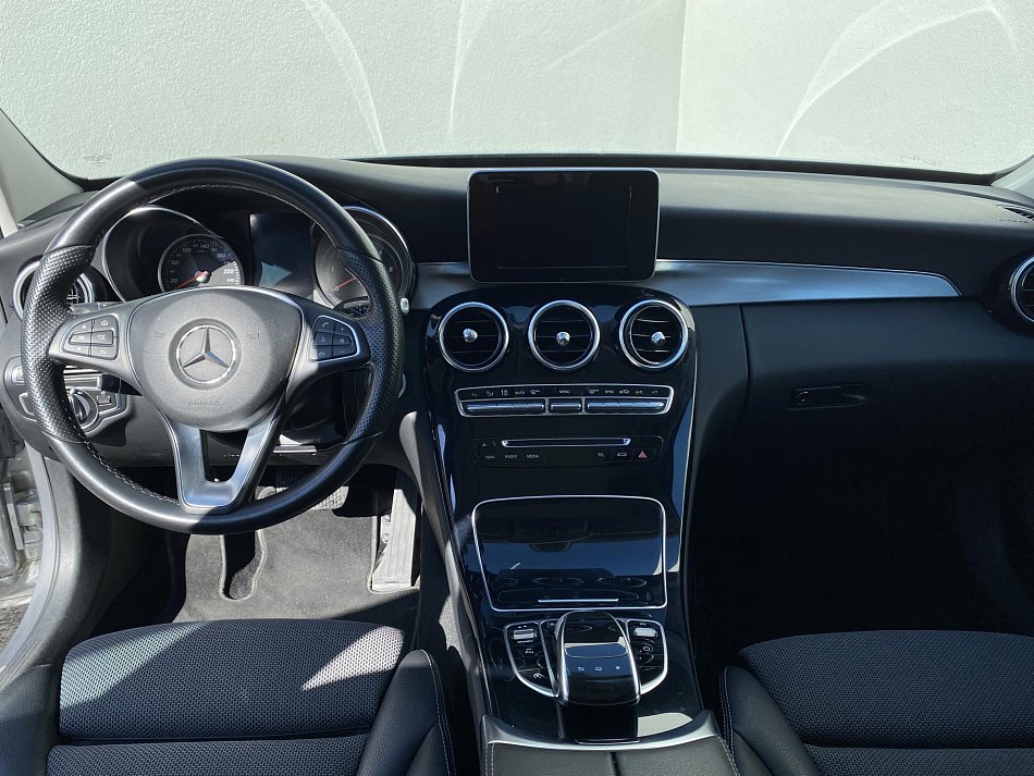 Mercedes-Benz Třída C 2.2 CDi Avantgarde C220
