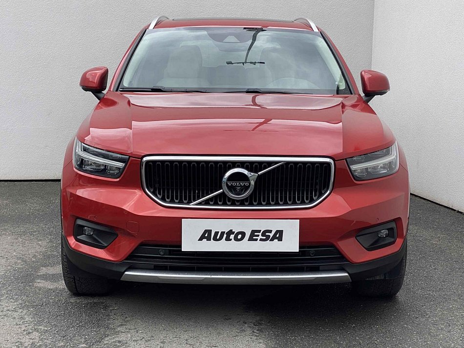 Volvo XC40 2.0T5 Momentum AWD