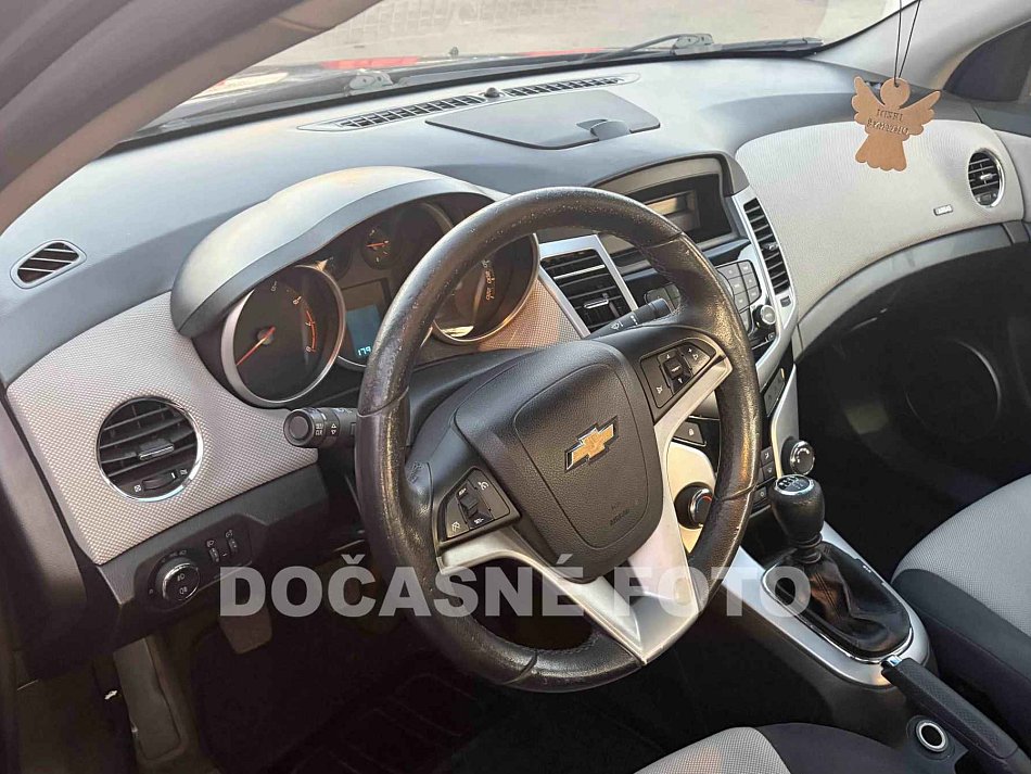 Chevrolet Cruze 1.6i 