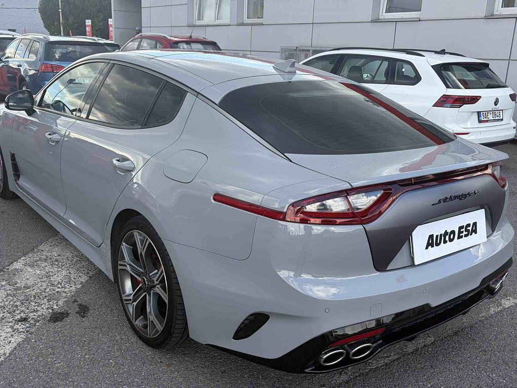Kia Stinger 3.3V6T-GDi 