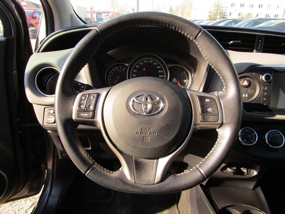 Toyota Yaris 1.3 VVT-i 