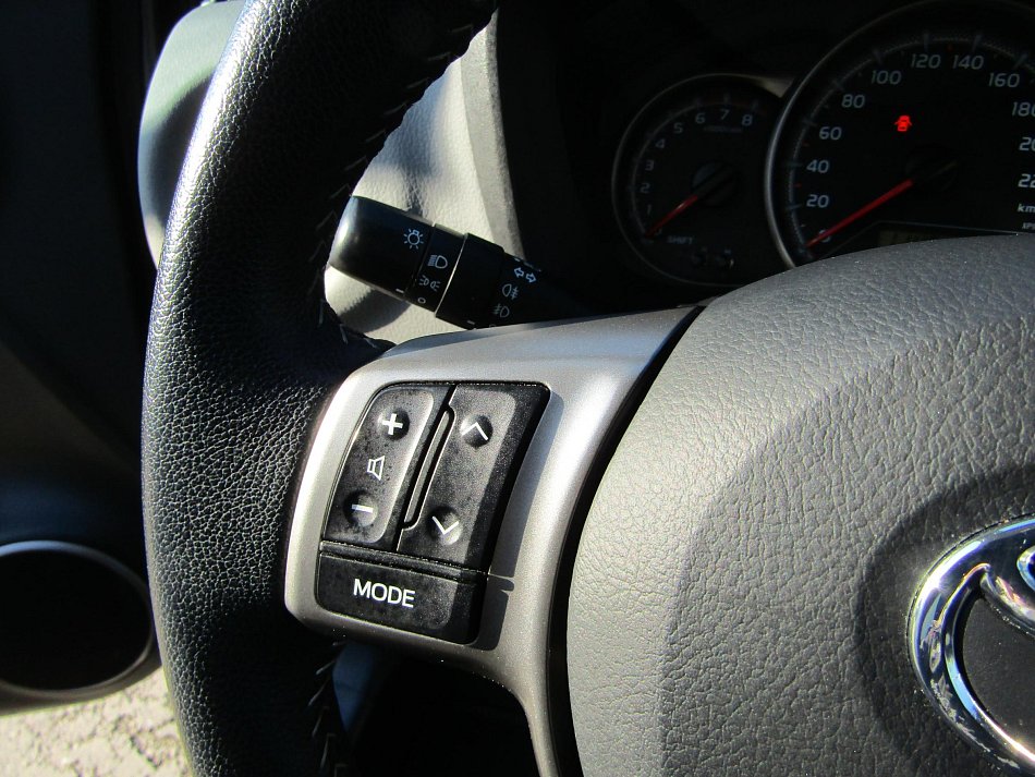 Toyota Yaris 1.3 VVT-i 