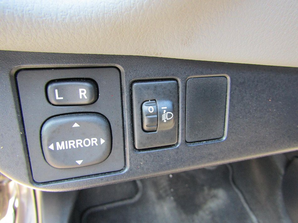 Toyota Yaris 1.3 VVT-i 