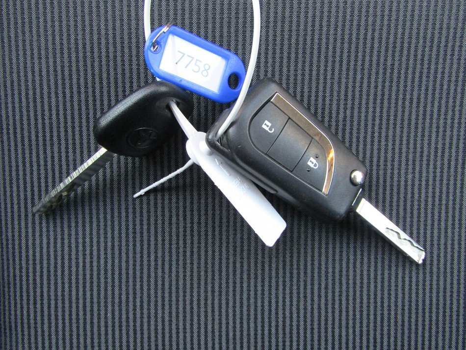Toyota Yaris 1.3 VVT-i 