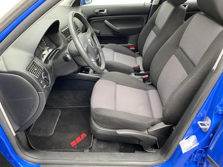 Volkswagen Golf 1.6 i 
