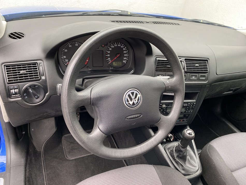 Volkswagen Golf 1.6 i 