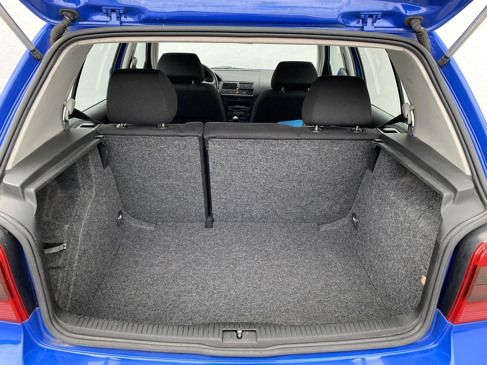Volkswagen Golf 1.6 i 