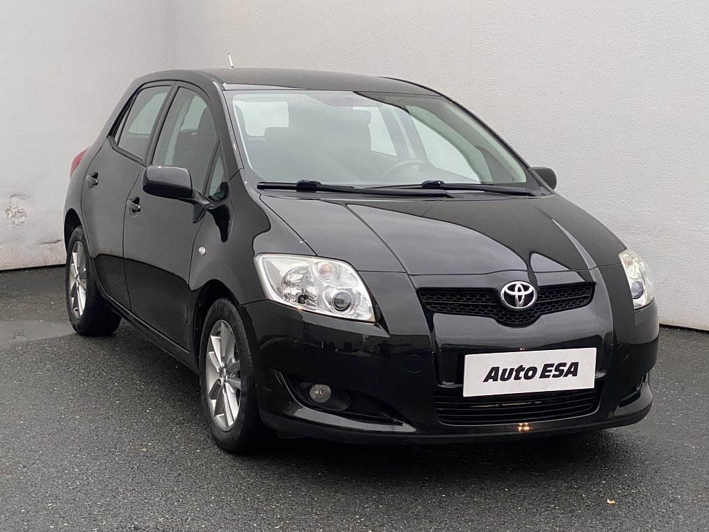 Toyota Auris 1.3i Team