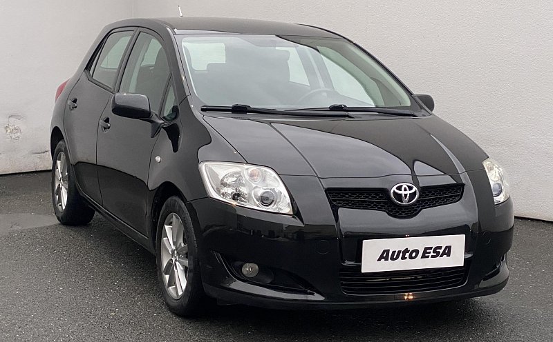 Toyota Auris 1.3i Team
