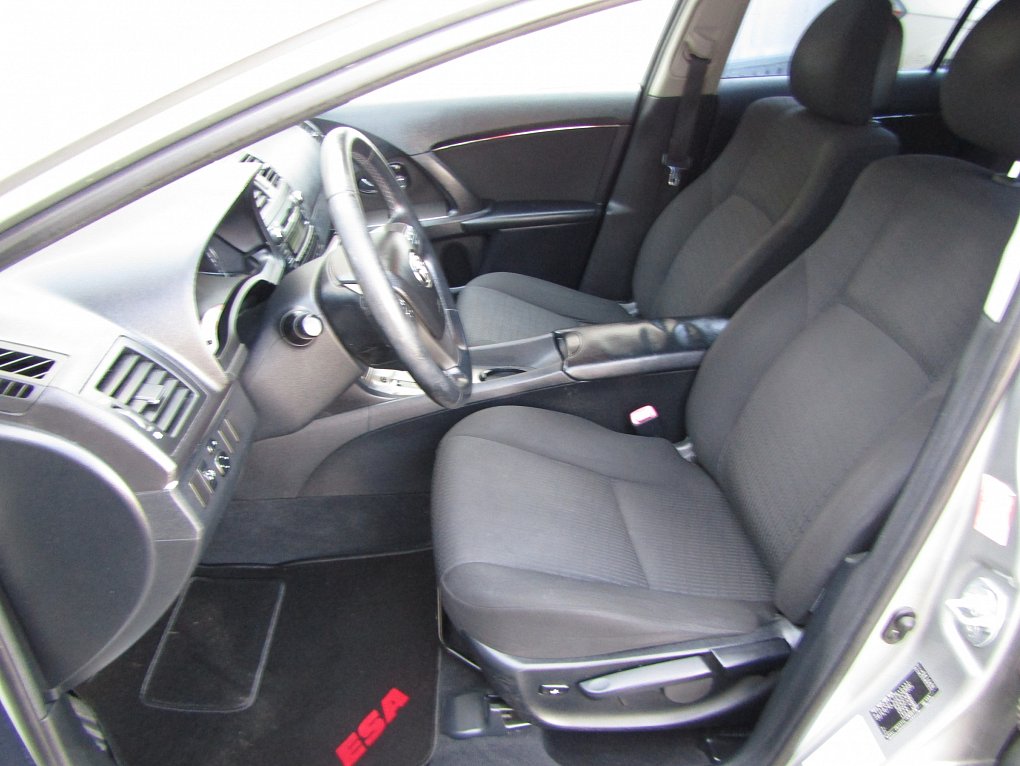 Toyota Avensis 1.8 i 