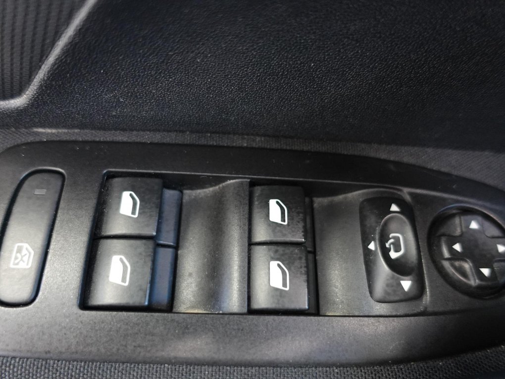 Peugeot 2008 1.2 PT Allure