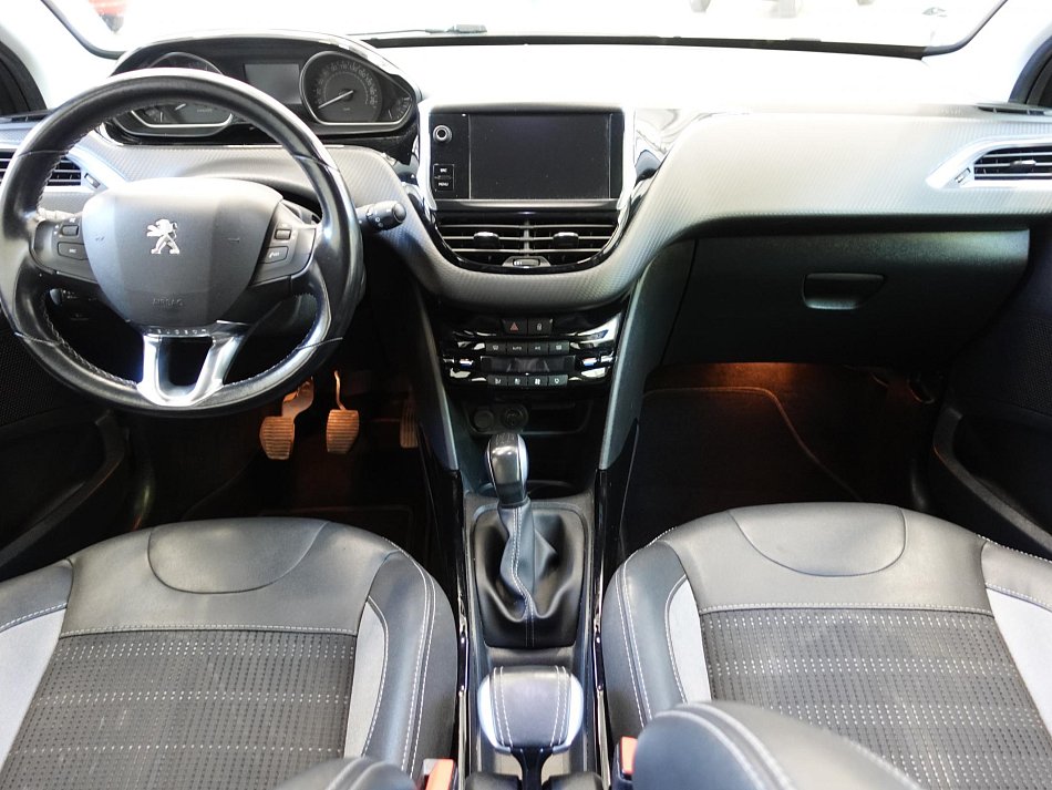 Peugeot 2008 1.2 PT Allure