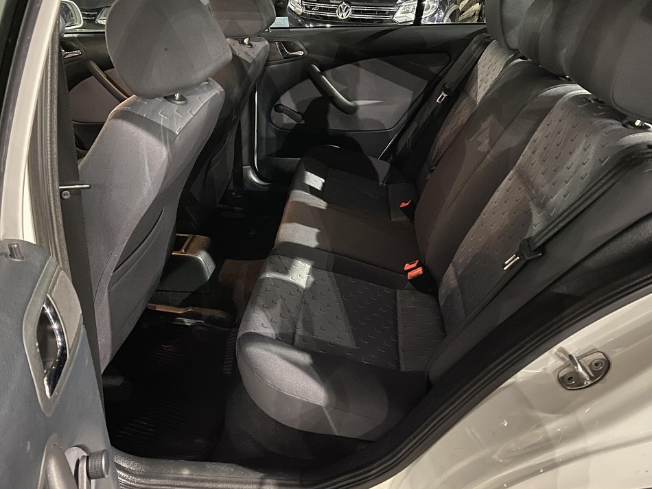 Škoda Octavia 1.6i  Tour