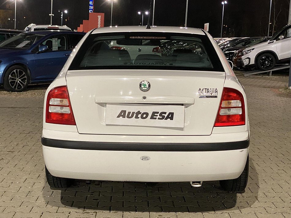 Škoda Octavia 1.6i  Tour