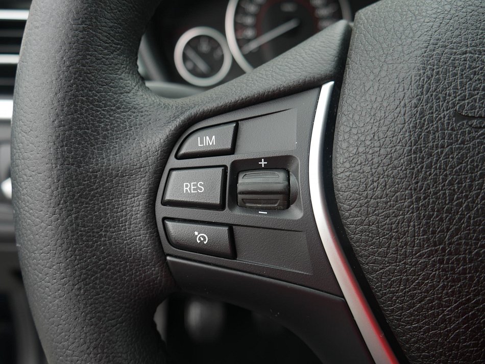 BMW Řada 3 2.0 i Sport Line 320i xDrive