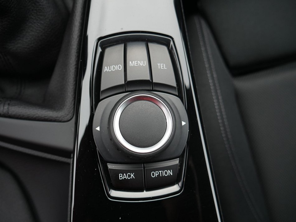 BMW Řada 3 2.0 i Sport Line 320i xDrive