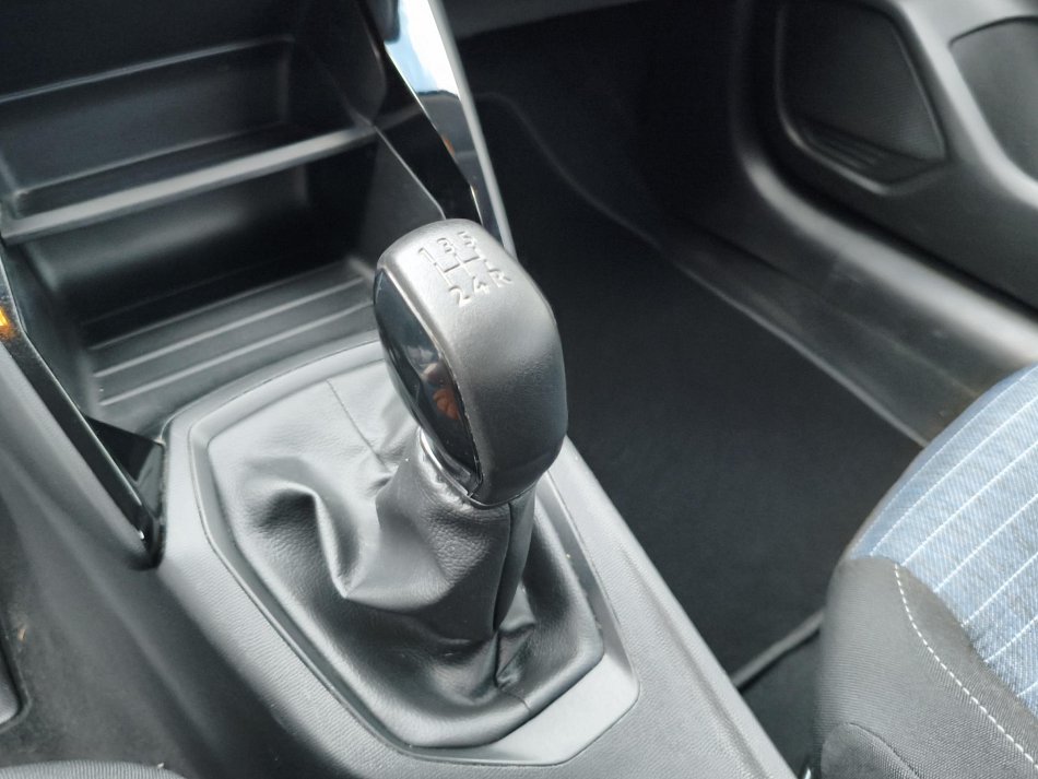 Peugeot 208 1.2i 