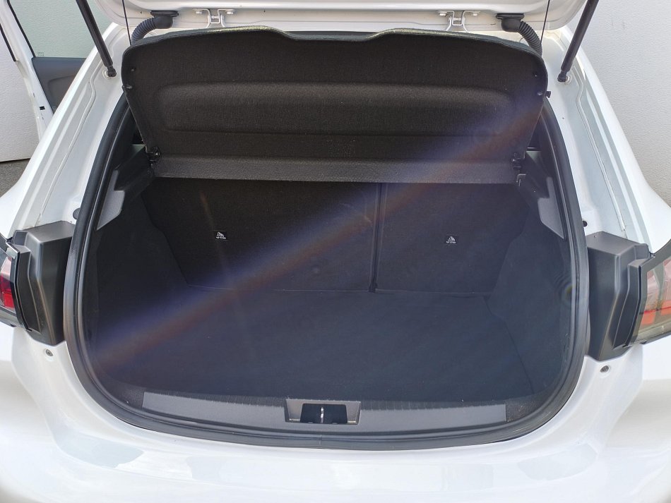Peugeot 208 1.2i 