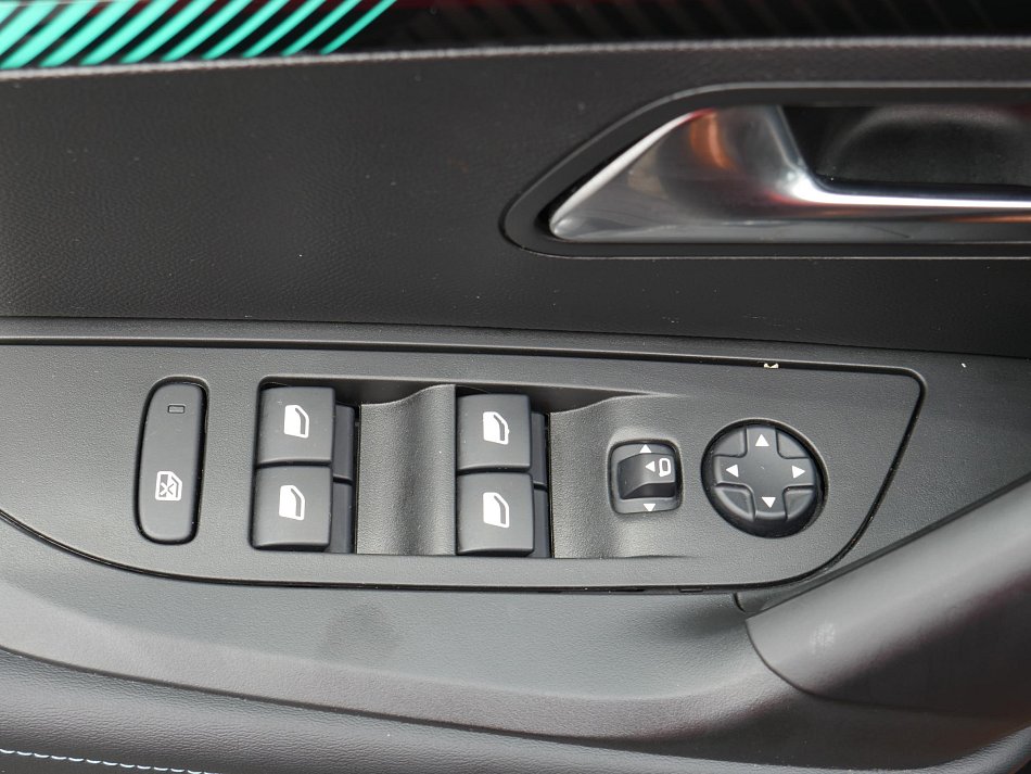 Peugeot 2008 1.5 Blue HDi 