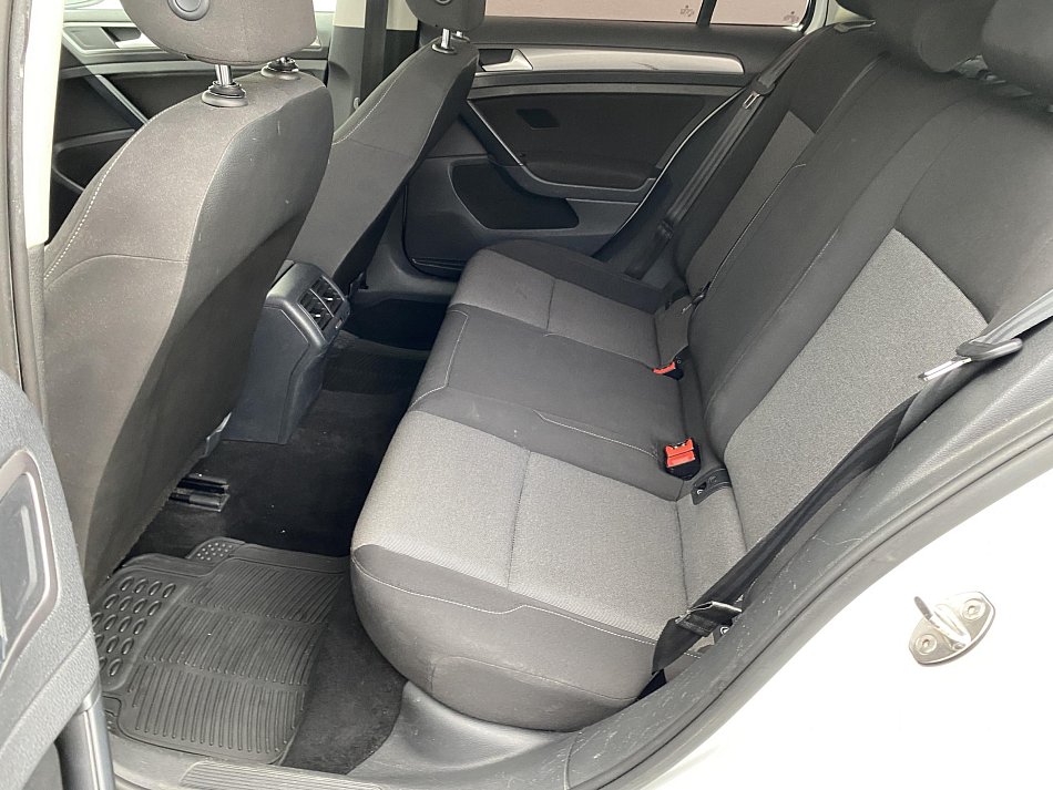 Volkswagen Golf 1.6 TDi 