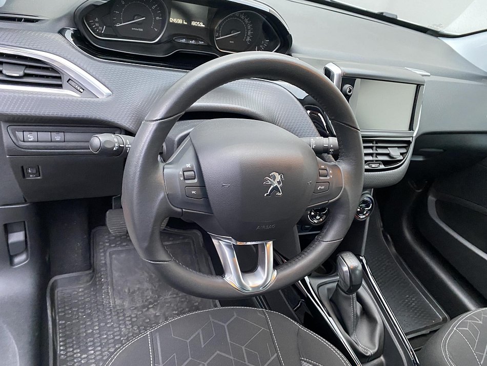 Peugeot 2008 1.2i Active