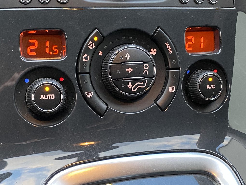 Peugeot 3008 2.0 HDi 