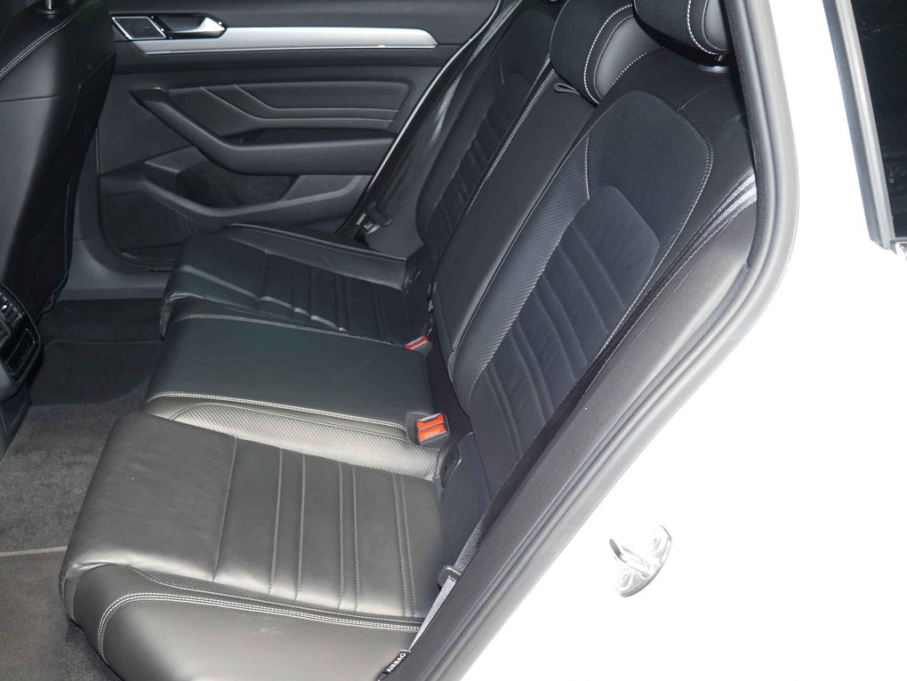 Volkswagen Passat 2.0TDi R-Line