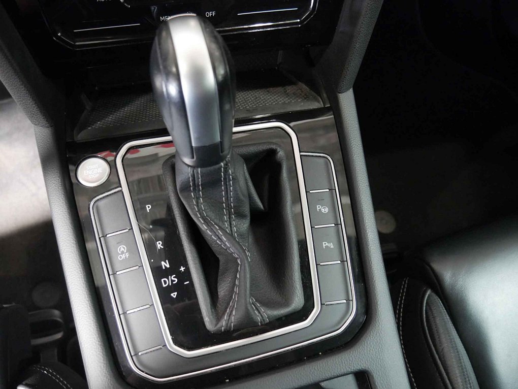 Volkswagen Passat 2.0TDi R-Line