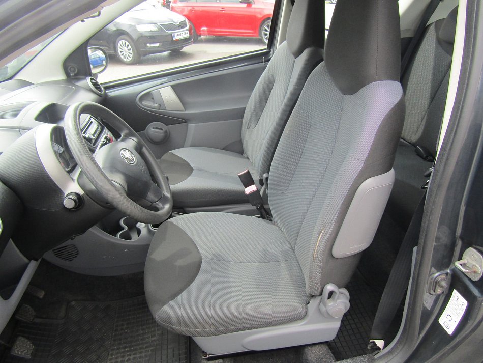 Toyota Aygo 1.0i 