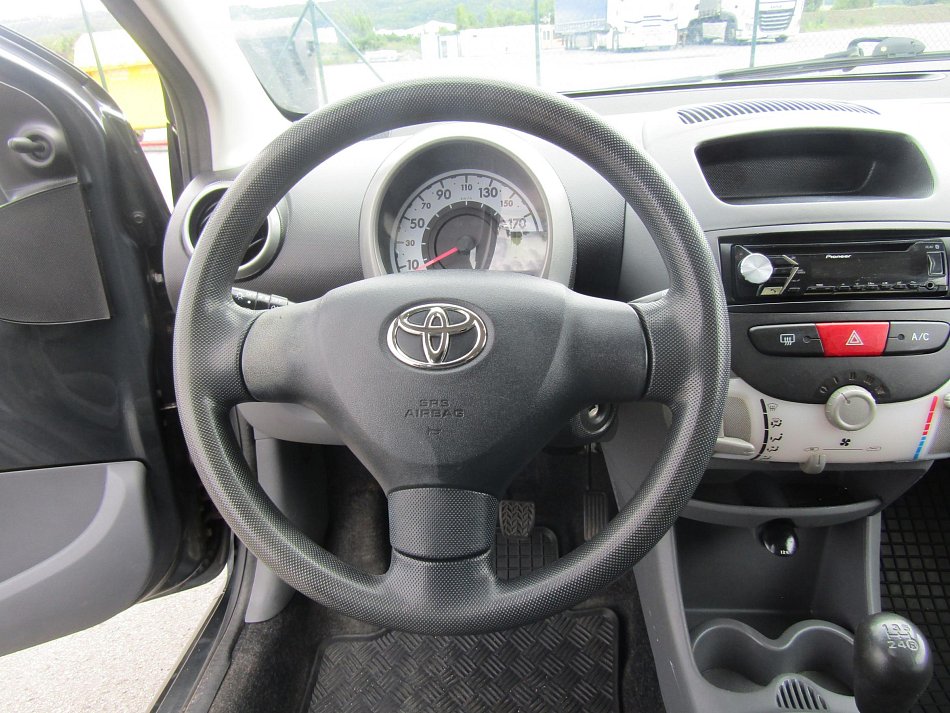 Toyota Aygo 1.0i 