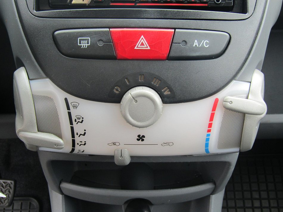 Toyota Aygo 1.0i 