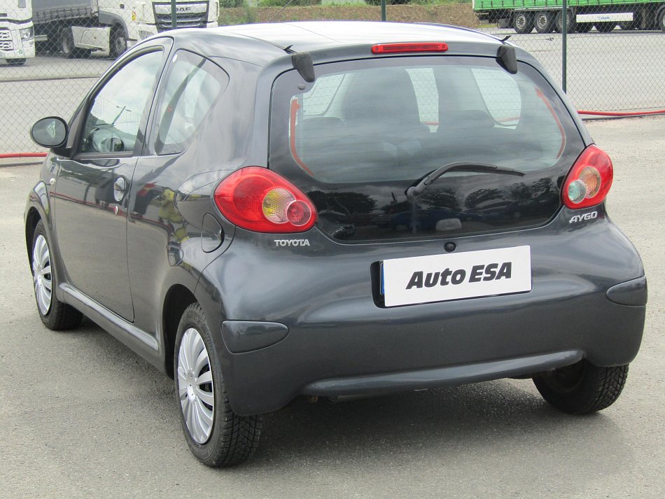 Toyota Aygo 1.0i 