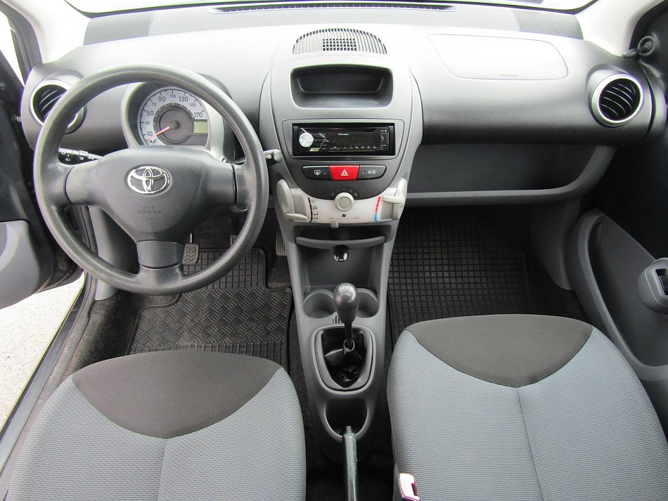 Toyota Aygo 1.0i 