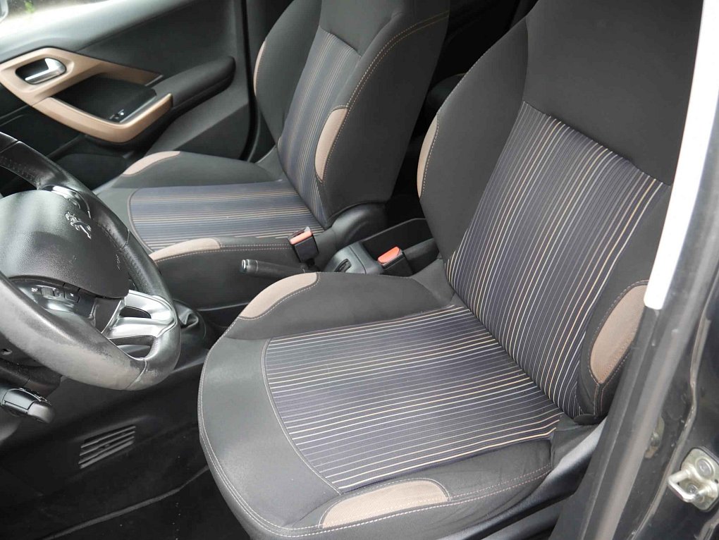 Peugeot 208 1.2 VTi 